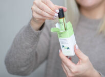 Make Me Bio Cucumber Freshness Rozświetlające Serum pod Oczy (roller) 10ml - 2