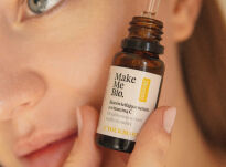 Make Me Bio C YOUR BLOOM Rozświetlające serum do twarzy z witaminą C 15 ml - 4